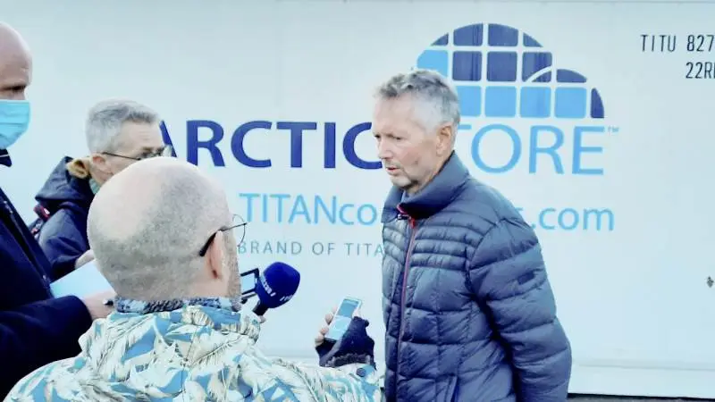 Der var stort presseopbud, da den nu tidligere minkavler Peter Hindbo i slutningen af november 2020 fik besøg af statsministeren. Arkivfoto: John Ankersen