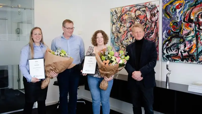 Fra venstre: Jeannette Grøn Aagaard, produktspecialist i Danish Agro, Per Hoffmann Jensen, markedschef i Danish Agro, Michelle Nielsen, jordbrugsteknologstuderende og Lars Villemoes, uddannelseschef ved Erhvervsakademi Aarhus. Foto: Danish Agro