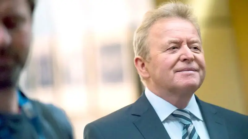 EUs landbrugskommissær forestiller sig ikke en hård linje over for de nationale strategier.