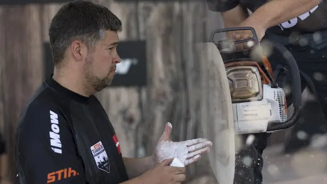 Matthias Ringsholt satte dansk rekord i disciplinen Stock Saw, som blev klaret på bare 10,99 sekund i weekendens individuelle konkurrencer i NM STIHL Timbersports.