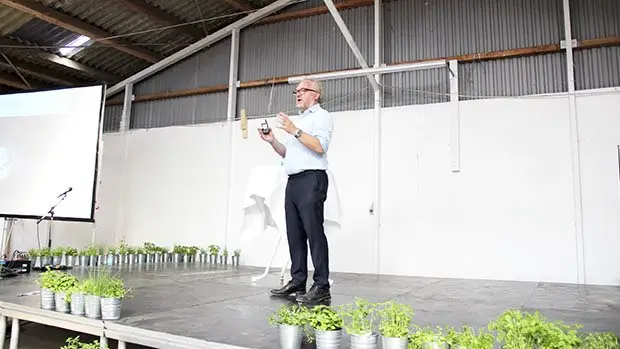 Alt håb om at kloden kan klare klimaforandringerne er ikke ude, men der er brug for en indsats, både fra politikere, forbrugere og landbruget, hvis der skal rettes op på de nuværende forhold, mente Jesper Theilgaard under sit oplæg på Roskilde Dyrskue. Foto: Henning Andersen