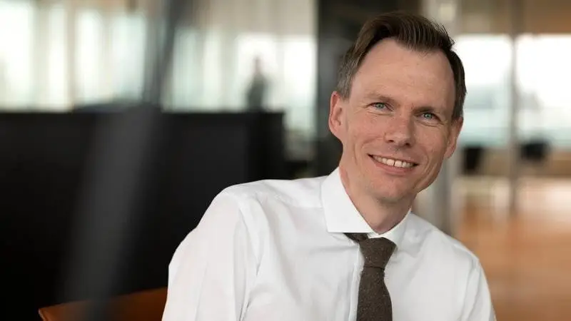 Forsikringsselskaberne har et stort fokus på, at energiforbedringer, skadeforebyggelse og andre grønne tiltag indgår som en vigtig del af dialogen med kunderne, fortæller Kent Damsgaard, adm. direktør i Forsikring & Pension.