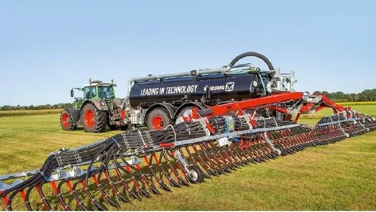 Demonstrationen af den 24 meter brede Black Bird-slæbeskobom finder sted på tirsdag den 14. september kl. 11-15 nord for Hellevad.