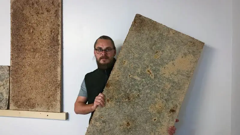Esben Pedersen er bæredygtighedsingeniør ved Søren Jensen, og er klar til at starte en reel produktion af de mycelium-baserede byggematerialer til byggebranchen. Foto: Søren Jensen A/S