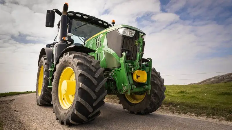 Fra november måned i år er det muligt at få Continental TractorMaster-dæk og VF-TractorMaster-dæk på sin nye Mannheim-traktor fra John Deere. Det drejer sig om traktorserierne 6M og den nye 6R. Pressefoto