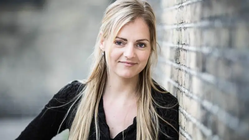 - Som vegetar havde jeg blodmangel og lave jerntal, og det kunne godt give problemer fysisk. Men jeg mærkede en positiv forskel på min krop – allerede efter tre måneder – efter jeg begyndte at spise insekter, fortæller Malena Sigurgeirsdottir. Fotos: Hey Planet PR