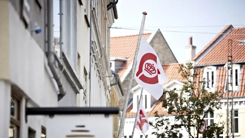 Dansk økologipolitik vurderes som en af de mest effektive i verden og indstilles nu til FN’s Future Policy Award. Økologisk Landsforening mærker massiv interesse for dansk know-how om udvikling af både økologipolitik og økologisk salg, hvor Danmark er verdensførende i dag. Samtidig efterlyser foreningen næste generation økologipolitik, som skal holde Danmark i front.