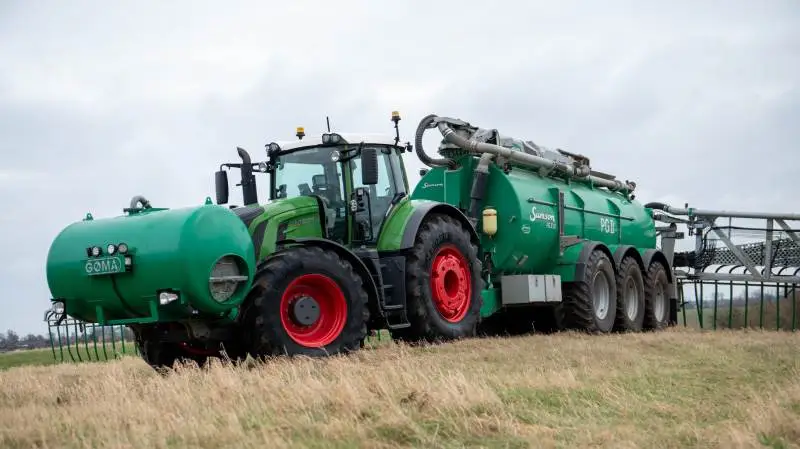 BSN Agro har gjort traktorer og redskaber klar til gyllekørsel. Det mest efterspurgte redskab er den 36 meter bredde slangebom.