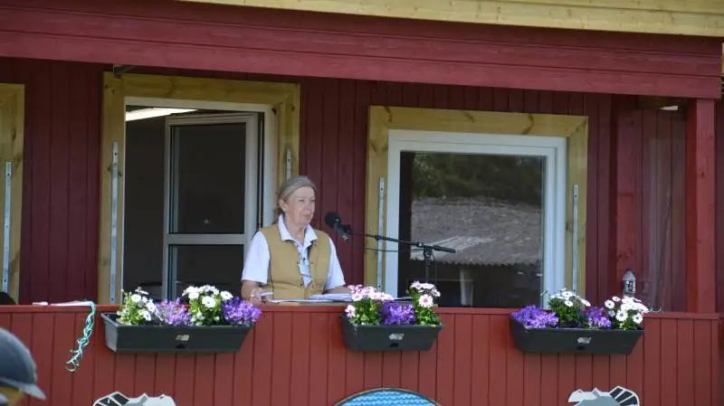 Jette Nielsen står for ledelse af børnedyrskuet. Her ses hun tilbage i 2019, hvor der sidst blev afholdt dyrskue. Selvom det er 53 år siden, at hun første gang var med i forberedelserne, glæder hun sig til at komme i gang igen. Arkivfoto