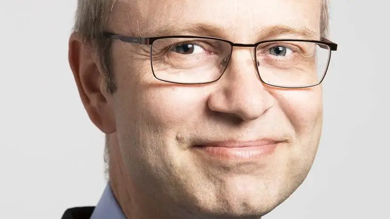 02-07-eu
- Det er i høj grad et problem og bekymrende, hvis godkendelserne ikke sker før. Landmændene har brug for at vide, hvad det er, som de går ind i med reformen, siger Niels Lindberg Madsen, som er EU-politisk chef i Landbrug & Fødevarer. (Foto: L&F)
