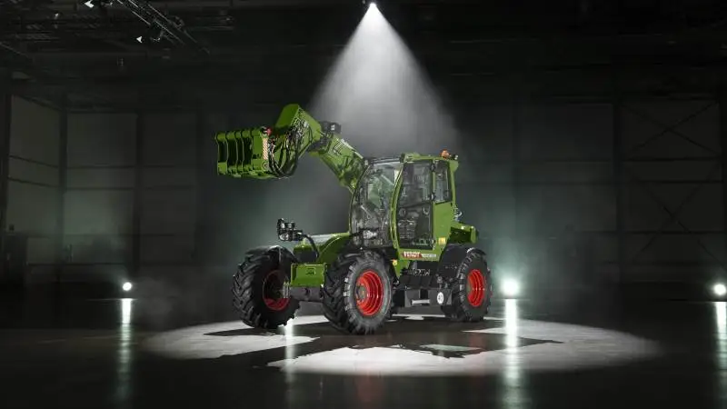 Ny Fendt T740-teleskoplæsser opfylder 80 procent af teleskoplæssermarkedet i Europa. Fendt-læsseren leveres med alt tænkeligt udstyr og en Cummins-motor på 136 hk og en 170 liter/min hydraulikpumpe, som sikrer en stabil styring af alle hydrauliske funktioner. Den maksimale løftekapacitet er på 4 ton og løftehøjden er på 7,7 meter. Pressefoto