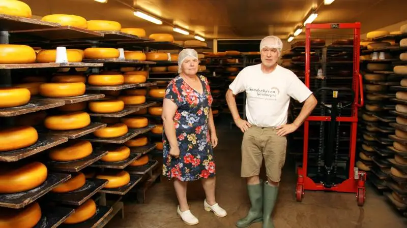 Det har været 11 hårde år som oste- og mælkeproducenter, som Preben Ørum og Marianne Simonsen ikke vil anbefale til andre. Alligevel spilder de ikke tiden på at fortryde deres valg.