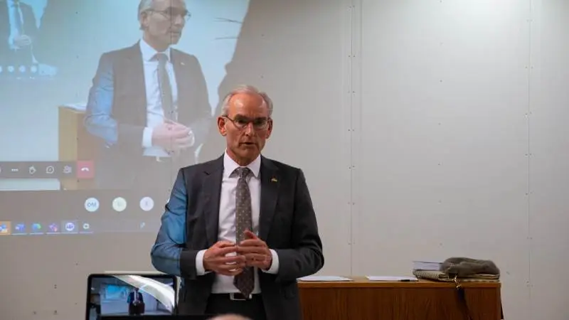 Den konservative landbrugsordfører Per Larsen tror på, at der ikke er så længe, til der igen kan være minkavl i Danmark. Fotos: Henning Andersen