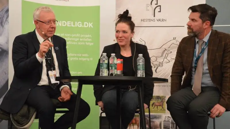 Hestens Værn og Uanvendelig.dk præsenterede i forbindelse med årets Hest & Rytter messe i Herning en paneldebat med berider Bjarne Nielsen, dyrlæge og kiropraktor Lise Berg samt dyrlæge og international dressurdommer Hans Christian Matthiesen. Fotos: Henriette Lemvig
