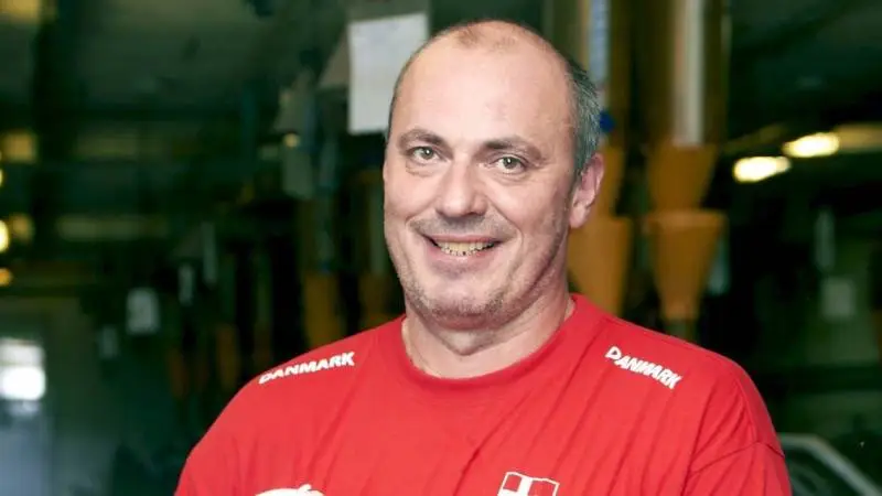 Formand for Agri Nord Svin, Ulrik Krogsgaard, opfordrer alle sine kollegaer til aktivt at gøre noget for at undgå afrikansk svinepest. Især nu hvor der er udbrudt tilfælde i Rumænien, hvor mange landbrugsmedarbejdere kommer fra.