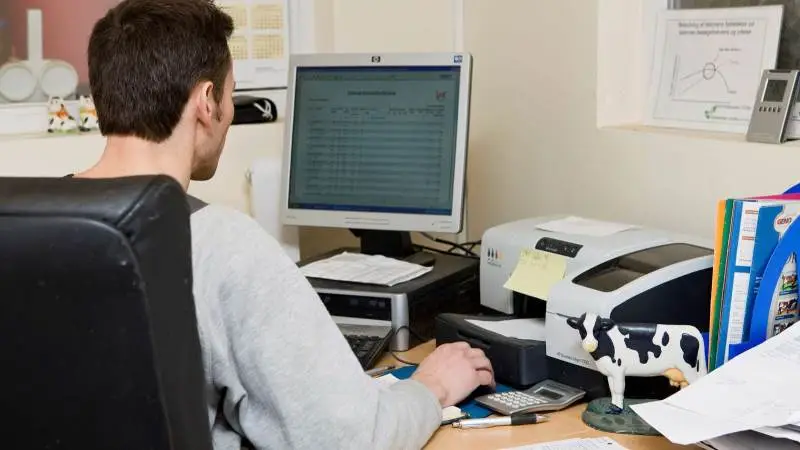 Agri Nord har indgået et samarbejde med A2B. - Nu har A2B udviklet et online undervisningskoncept, som sikrer landbrugsmedarbejderne en målrettet danskundervisning online på samme niveau som ved at møde op på sprogcenteret. , fortæller Inge Sørensen, der er direktør i A2B. Arkivfoto