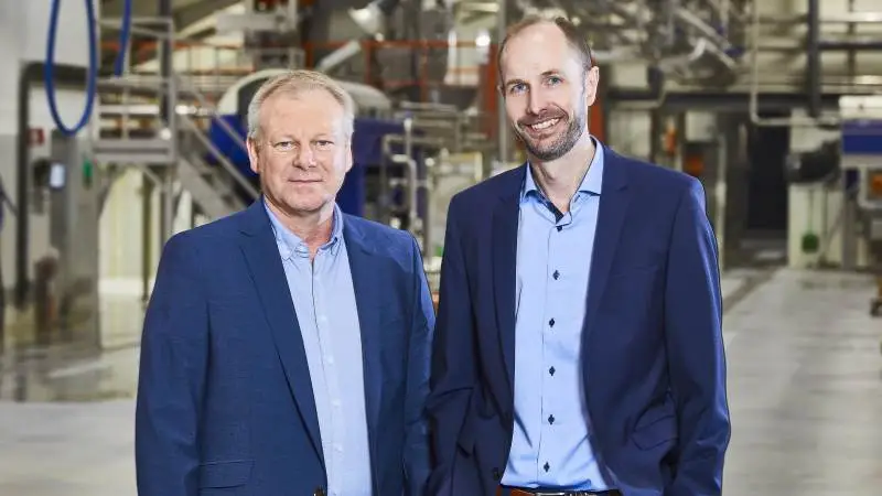 Adm. dikretør Henrik Hedegaard (tv.) og økonomidirektør Henrik Holm (th.) i Hornsyld Købmandsgaard kan se tilbage på et 2021 med stor vækst. Foto: Hornsyld Købmandsgaard