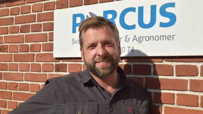 Flere og flere almindelige, dygtige svineproducenter kan ikke betale deres regninger, siger svinedyrlægen Kristian Viekilde, medejer af den landsdækkende svinedyrlægepraksis Porcus i Odense. Foto: Morten Ipsen