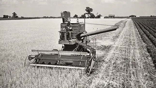 Udviklingen af den selvkørende mejetærsker har ændret landbruget fundamentalt. I dag høster John Deere-mejetærskere over halvdelen af alt korn i verden. Succeshistorien om mejetærskere, helt fra model 55 til X-serien, handler om teknisk innovation.