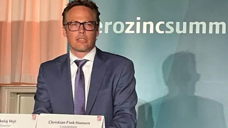 Christian Fink Hansen bød onsdag formiddag velkommen til 450 deltagere ved ZeroZincSummit, der finder sted onsdag og torsdag på Crowne Plaza Copenhagen. Foto: Anne Wolfenberg