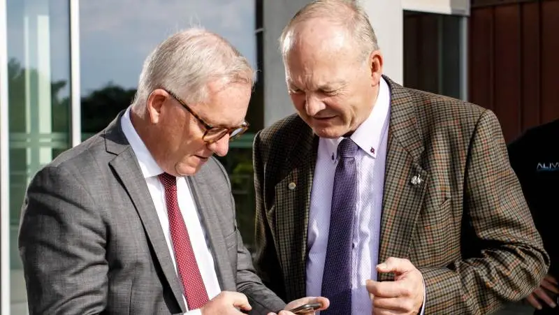 Fra et tidligere retsmøde i sagen ses her tv advokat Håkun Djurhuus, Landbrug & Fødevarer, og Flemming Fuglede Jørgensen, formand for Bæredygtigt Landbrug. Arkivfoto: Flemming Erhard.