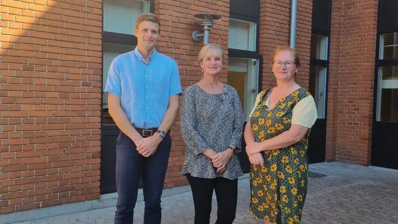 Konsulenterne Anders Holm Rasmussen, Lone Bendixen og Mette Dyrup Truelsen fra Patriotisk Selskab har bestået en stor klimaeksamen med bravour. Foto: Patriotisk Selskab.