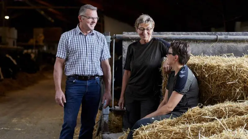 Blandt de Arla-gårde, der i år åbner dørene for besøgende under Åbent Landbrug søndag den 18. september, er Christiansborg på Fyn, der er ejet af Gitte og Carsten Hedegaard. Her forventer man omkring 2.500 gæster, som vil tage gårdens 675 holsteinkøer nærmere i øjesyn. Foto: Arla