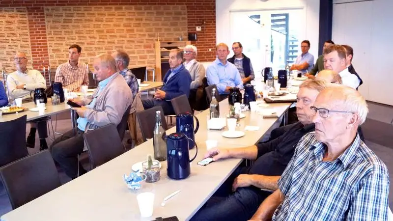 De fremmødte landmænd fik noget at tænke over ved mødet om eventuelle investeringer i solcelleparker. Foto: Henrik Sieben.