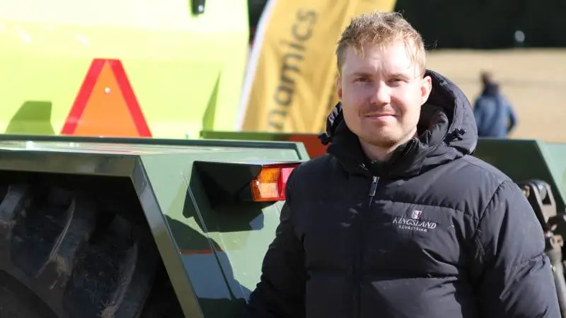 SteerGuide.dk har siden sidste år forhandlet et autostyringssystem med ratmotor fra FJ Dynamics. Men flere kunder har ifølge Jeppe Frølund efterspurgt en række ændringer, som han har haft svært ved at efterkomme som forhandler. Fotos: Steven Andersen