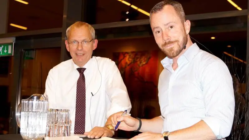 Martin Merrild og Jakob Ellemann-Jensen var enige om mange ting, dog ikke om tørkepakkens indhold. Foto: Henrik Sieben