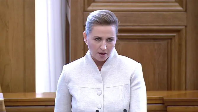 - Vi skal beskytte det danske guld: Vores rene drikkevand. Indføre en CO2-afgift i landbruget, lød det fra statsministeren, der også understregede, at Danmark skal producere »meget mere« vedvarende energi. Skærmdump