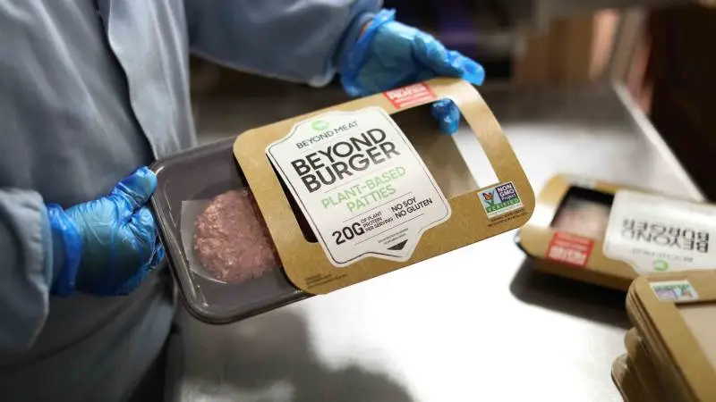 Inflation, der får folk til at kigge væk fra de dyrere plantealternativer, udmunder sig i fyringer hos en af verdens største producenter af plantebaseret kød, Beyond Meat. Foto: Beyond Meat