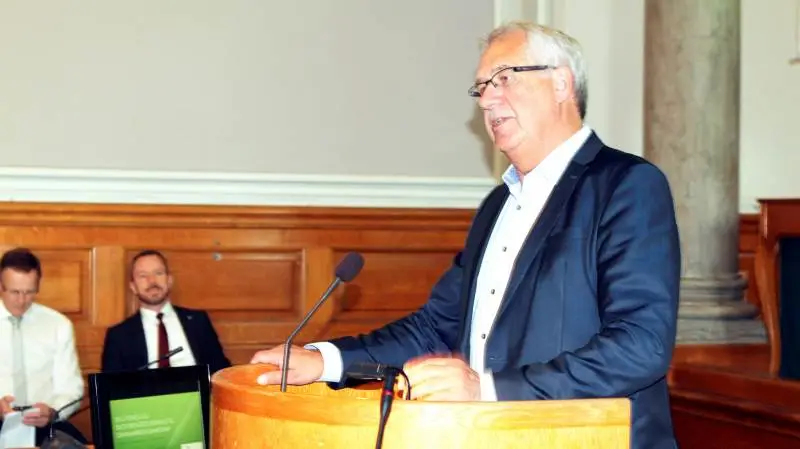 Venstres Hans Chr. Schmidt arrangerede sammen med Skovdyrkerforeningen gårsdagens Skovkonference på Christiansborg. Venstremanden er ivrig fortaler for skovdyrkning i Danmark. Foto: Lasse Ege Pedersen
