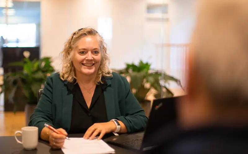 - Som udgangspunkt er det lederen, der sørger for at sætte rammerne for, at det er en god virksomhed. Det gør, at man både kan tiltrække de rigtige medarbejdere, men også fastholde de medarbejdere, som gør en god indsats i virksomheden, siger virksomhedsrådgiver Winnie Rodam. Foto: Arkiv
