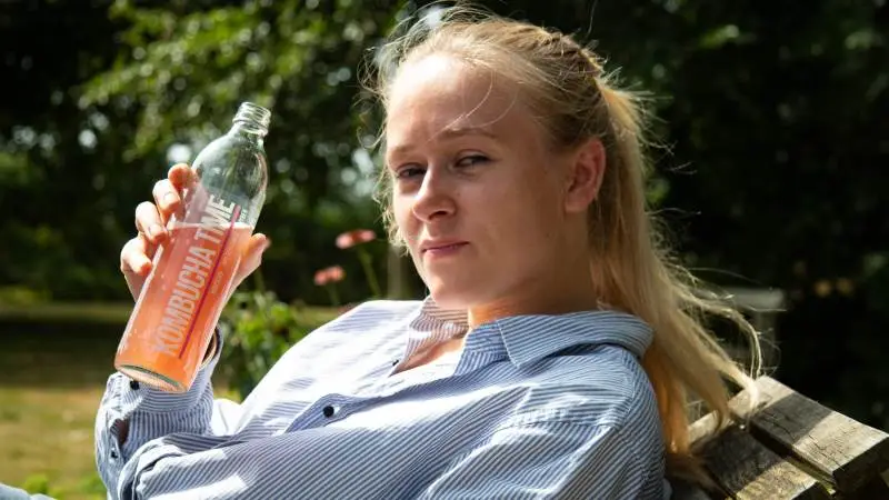 23-årige Julie Boye-Hansen var tidligere med i avisens portrætserie, 30 Under 30, og har siden sin medvirken øget forretningen med en salgsaftale med 7-Eleven. Foto: Victor Juul Grønbæk