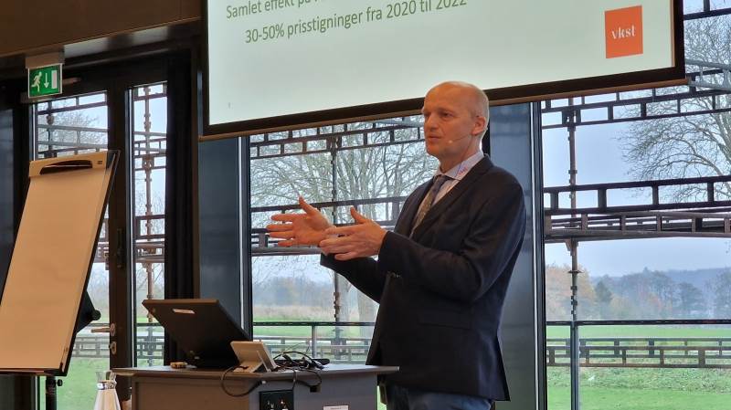 De opnåelige rabatter indenfor handel med maskiner er fra 2020 til i år faldet med 5 til 10 procent. Kom nu i gang med at handle rabatterne op igen, opfordrede maskinkonsulent Christian Rabølle.