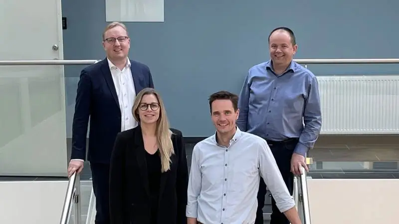 Fjordlands nye direktion tiltræder pr. 1. januar 2023. Fra øverste venstre side ses: administrerende direktør Henrik Hardboe Galsgaard, vicedirektør for Økonomi & Jura Flemming Pedersen, chef for People & Culture og Marketing Mette Balle Hermansen, og vicedirektør for Planter, Miljø & Natur Henrik Hornstrup. Foto: Fjordland