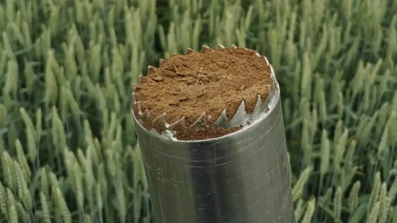Syngenta har udviklet en ny jordinsektsensor, som i øjeblikket testes. Baseret på indsamlede jordprøver kan sensoren give en vurdering af jordens biodiversitet indenfor smådyr og mikroorganismer - og dermed jordens biologiske sundhed. Foto: Syngenta