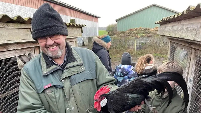 Som en del af skolereformens krav, skal en skole inddrage lokalområdet. Det gjorde Toubroskolen på Djursland ved at besøge landmand Poul Otto Dalkær Petersen. Fotos: Djursland Landboforening