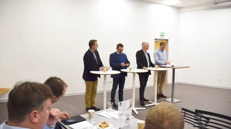 De fire viceformandskandidater måtte svare på spørgsmål om alt lige fra pesticider til samarbejde med DN. Fotos: Henning Andersen.
