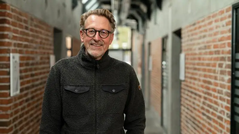 På trods af, at Landbrugsstyrelsen har »tilsidesat sin sandhedspligt« i en sag, hvor den i strid med reglerne udbetalte EU-tilskud til en række selskaber i landbruget, er der formildende omstændigheder i sagen, som gør, at landmændene alt i alt fortsat kan være trygge ved styrelsen, vurderer professor i økonomistyring ved Aalborg Universitet, Per Nikolaj Bukh. Foto: William Brændstrup
