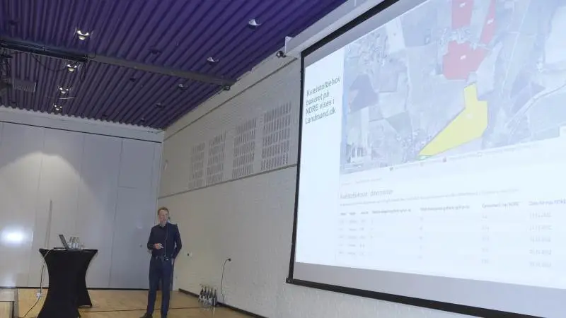 På Patriotisk Selskabs planteavlskonference i tirsdags introducerede landskonsulent Torkild Birkmose fra Seges en satellitbaseret beregningsmodel for N-behovet i hver enkelt rapsmark i Danmark. Foto: Erik Hansen