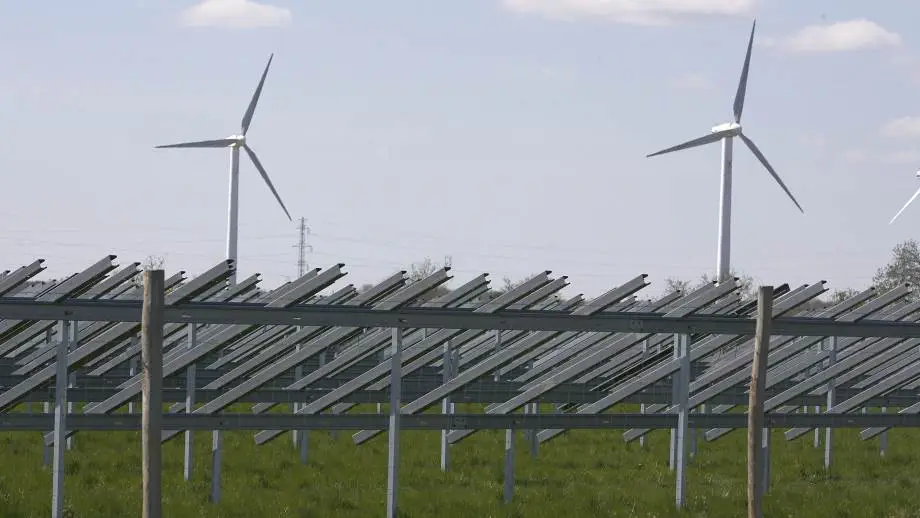 Udpegning af områder til fremtidig vind- og solenergi er tidskrævende. Men nu påpeger en ny rapport, at der er masser af gammel viden at trække på fra tidligere miljøvurderinger, som kan tages i brug og spare enorme mængder tid. Arkivfoto: Erik Hansen