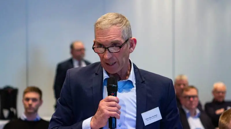 Griseproducent Peter Kjær Knudsen ønsker, at pengene fra landmændenes grovvareselskaber sendes direkte i medlemmernes lommer. Foto: Morten Ipsen