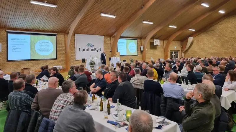Der var lige under 100 stemmeberettigede til LandboSyds generalforsamling. Fotos: Anders Lei