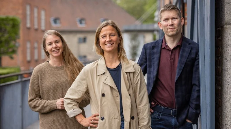 Fra venstre: Ida Boesen, Julie Koch Fahler – de to stiftere af virksomheden –- og Simon Haldrup, adm. direktør og medejer. Fotos: Agreena