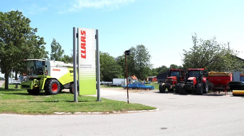 Maskincenter Roskilde & Ringsted A/S forhandler landbrugsmaskiner, have/park-maskiner og entreprenørmaskiner samt reservedele hertil. Arkivfoto