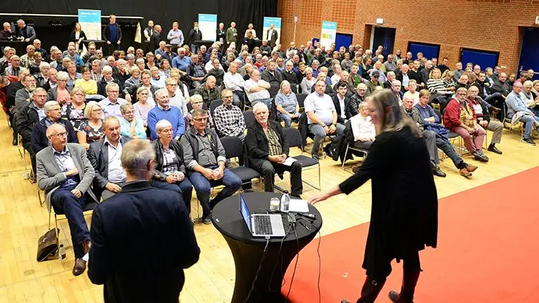 250 deltog i informationsmødet om en kommende Hærvejsmotorvej fra Give til Haderslev, men der var intet konkret om, hvordan vejen skal forløbe.