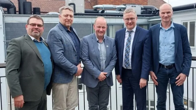 Fire Velas-formænd var forleden blandt andet på besøg hos fødevareminister Jacob Jensen. Fra venstre Torben Povlsen, Nis Kristian Hjort, Niels-Jørgen Thomsen, Jacob Jensen og Henrik Nielsen. Foto: Velas