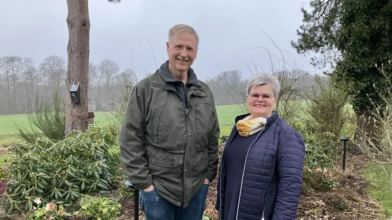 Per og Berit, som oplevede at naturlige kosttilskud gjorde en kæmpe forskel, da Berit havde smerter i sit knæ, der var slidt. Foto: Privat